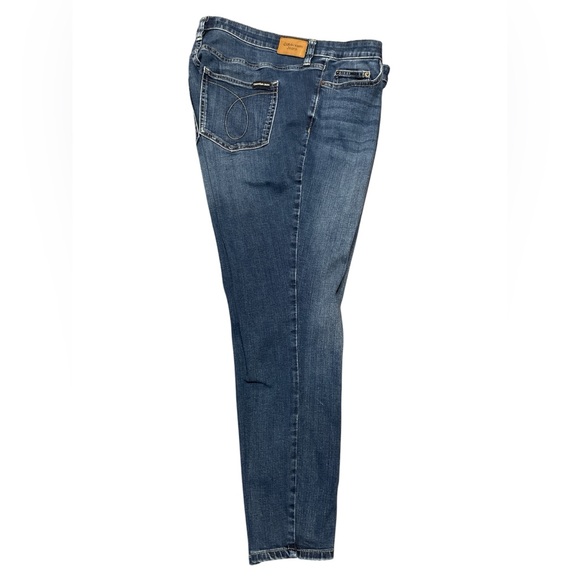 Calvin Klein Blue Plus Size Skinny Jeans with Modern Fit size 20. - Picture 1 of 8